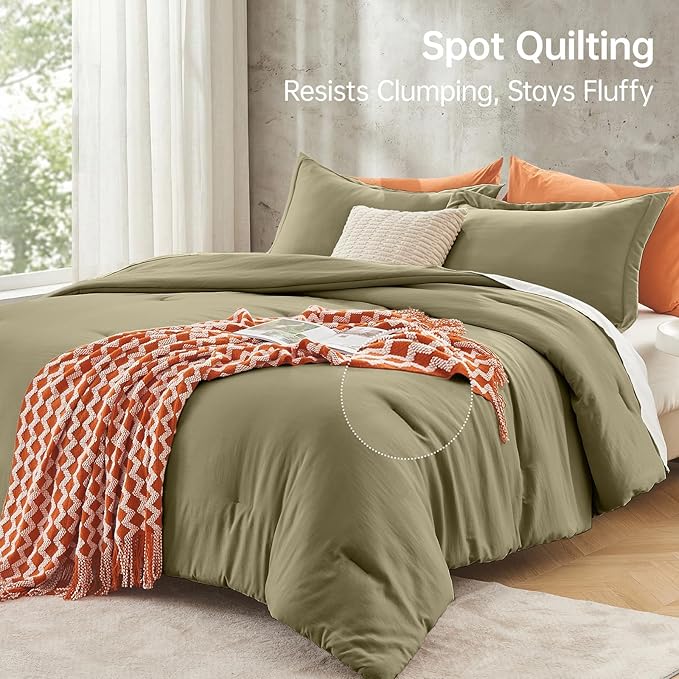 MUXHOMO Queen Comforter Set, All Season Ultra Soft Down Alternative Bedding - 3 Piece Lightweight Bed Set Includes 1 Comforter (90"x90") and 2 Pillow Shams (20"x26"), Olive Green