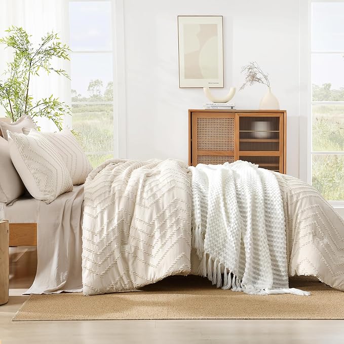 Litanika California King Comforter Set Beige, 3 Pieces Cal King Oversized King Chevron Tufted Boho Bedding Comforter Sets, Fluffy Bed Set (104x96In Comforter & 3 Pillowcases)