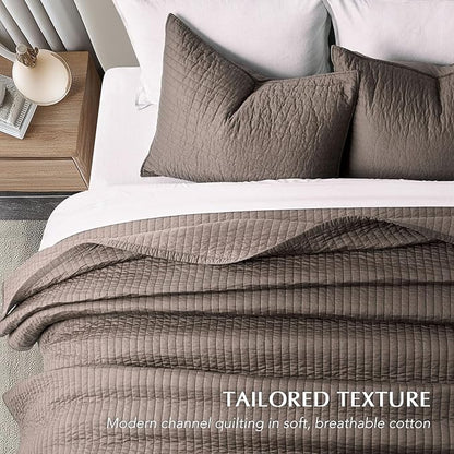 EVERGRACEHOME Cotton Sateen Quilt Set King Size, Pre-Washed Cotton Channel Stitch Coverlet Bedspread, 3 Pieces Lightweight Soft Bedding Sets for All Season, with 2 Pillow Shams, Mocha Brown