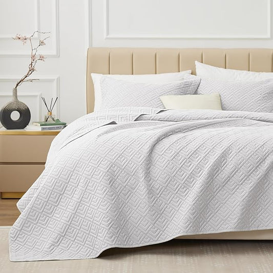 EXQ Home Quilt Set Twin Size White 2 Piece,Lightweight Soft Coverlet Modern Style Squares Pattern Bedspread Set for All Season(1 Quilt,1 Pillow Shams)