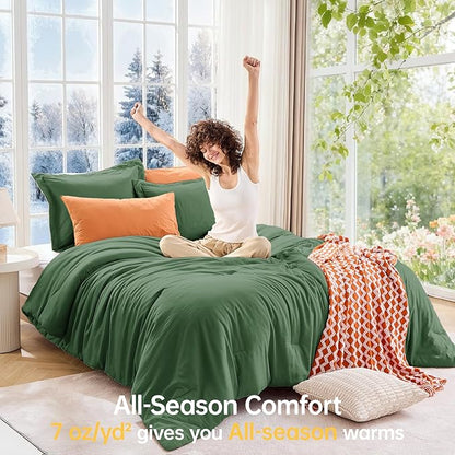 MUXHOMO Queen Comforter Set, All Season Ultra Soft Down Alternative Bedding - 3 Piece Lightweight Bed Set Includes 1 Comforter (90"x90") and 2 Pillow Shams (20"x26"), Dark Green
