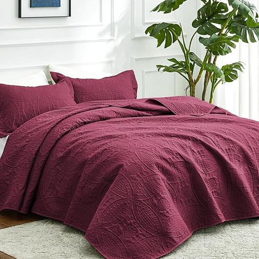 Love's cabin California King Size Quilt Bedding Set Burgundy Bedspreads - Cal King Lightweight Bedspread Comforter - Coin Pattern Coverlet for All Season - 3 Pieces (1 Quilt, 2 Pillow Shams)