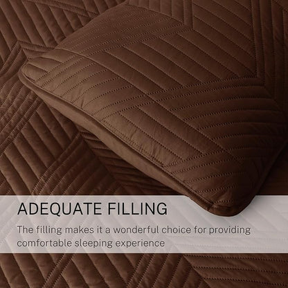 Exclusivo Mezcla Ultrasonic King Quilt Bedding Set, Lightweight Brown Bedspreads Soft Modern Geometric Coverlet Set for All Seasons (1 Quilt and 2 Pillow Shams)