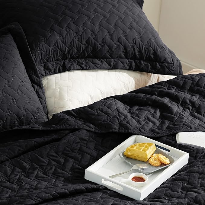 Bedsure Quilts King Size - Lightweight Bedspreads King Size with Basket Weave Pattern, Soft Quilt Bedding Set, Black Comforter Set Coverlet for All Seasons with 2 Pillow Shams (106" x 96") | Skin-Friendly Soft, All-Season Comfort, Breathable, Lightweig...
