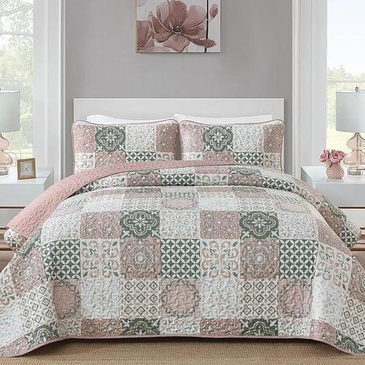 Dobuyly Blush Quilt Set King Size, Boho Patchwork Plaid Bedspread Coverlet Set, 3 Pieces Soft Microfiber Farmhouse Quilt Bedding Set Lightweight Bed Cover for All Seasons 110"x90"