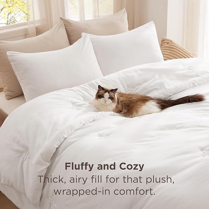 Bedsure Full Size Comforter Set White, Soft Prewashed Full Bedding, Quilted Comforter with Clover Design, Down Alternative Comforter for All Seasons, 3 Pieces Bed Set with 2 Pillow Shams