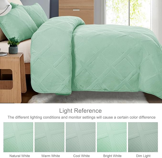Exclusivo Mezcla Oversized King Quilt Set- Light Green Cal King Quilts Bedding Set with 2 Pillow Shams, Modern Bedspread with Striped Pattern, Soft Lightweight Bedspreads Coverlets for All Seasons