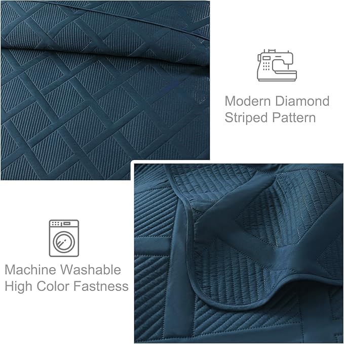 Exclusivo Mezcla Oversized King Quilt Set- Navy Blue Cal King Quilts Bedding Set with 2 Pillow Shams, Modern Bedspread with Striped Pattern, Soft Lightweight Bedspreads Coverlets for All Seasons