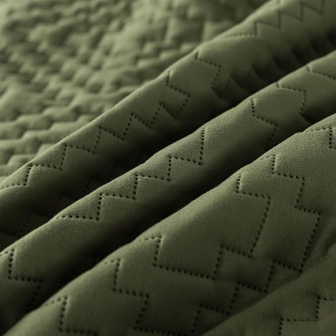 Olive Green Twin Size Quilt Bedding Sets with Pillow Sham, Boho Dark Deep Sage Lightweight Soft Bedspread Coverlet, Quilted Blanket Thin Comforter Bed Cover for All Season, 2 Pieces, 68x90 inches