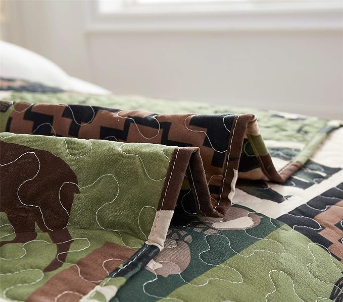Ycosy Rustic Lodge Quilt Set Moose Elk Bedspread Full/Queen Size Forest Bear Deer Quilt Matcha Green Reversible Festive Cabin Coverlets Farmhouse Decor Bed Cover Sets with 2 Pillow Shams