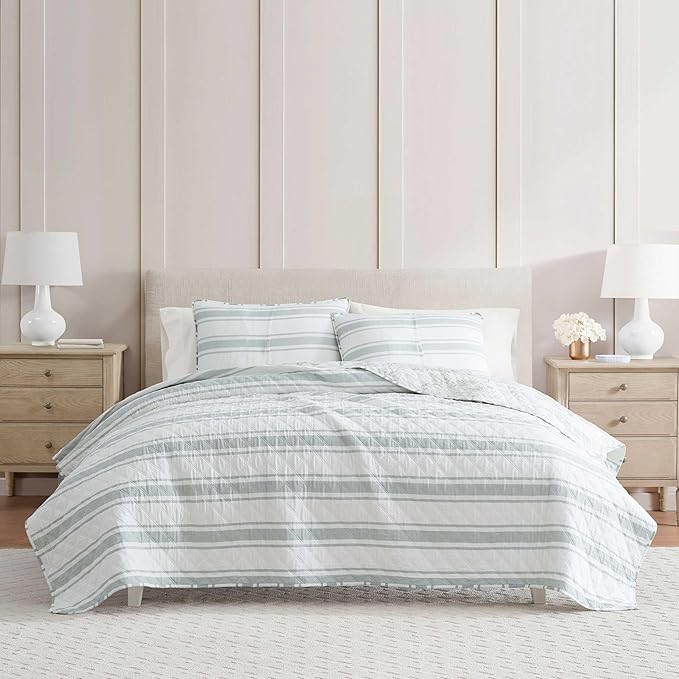 Martha Stewart - Twin Quilt Set, 100% Cotton Reversible Bedding Set, Incredibly Soft Feel for Year Round Comfort, 2 Piece Bed Set with Matching Pillowcase (Vine Flora Green)