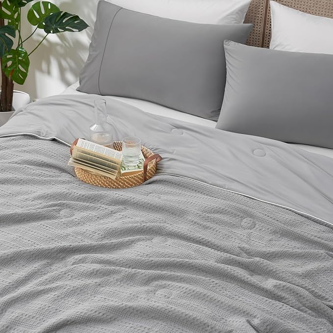 Amélie Home Waffle Cooling Comforter Queen Size, Q-Max 0.45 Reversible Lightweight Cooling Blanket for Hot Sleepers, Breathable Bedding for Night Sweats, 90"x90", Cool Gray