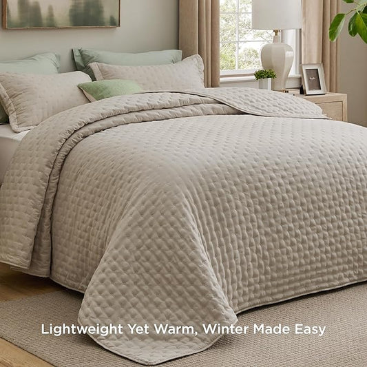 Bedsure King Quilt - Linen Bedspread King Size & Lightweight Comforter, Modern Farmhouse Coverlet with Clover Pattern, Ultra Soft All-Season Bedding, 106 x 96 Inches | Stitch-Free Quilting, Ultra Soft, Lightweight, Machine Washable, Pet-Friendly
