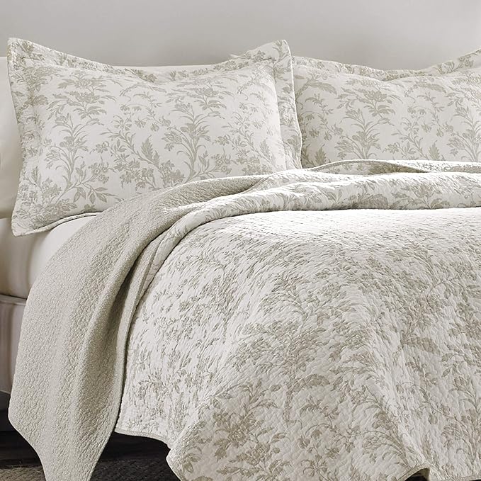 Laura Ashley - King Quilt Set, Soft Cotton Bedding with Reversible Design, Medium Weight for Year Round Use, 3 Piece Bed Set with Matching Pillowcases (Amberley Beige)