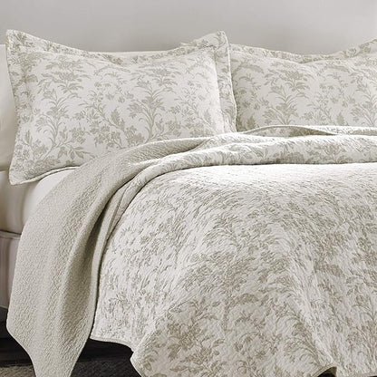 Laura Ashley - King Quilt Set, Soft Cotton Bedding with Reversible Design, Medium Weight for Year Round Use, 3 Piece Bed Set with Matching Pillowcases (Amberley Beige)