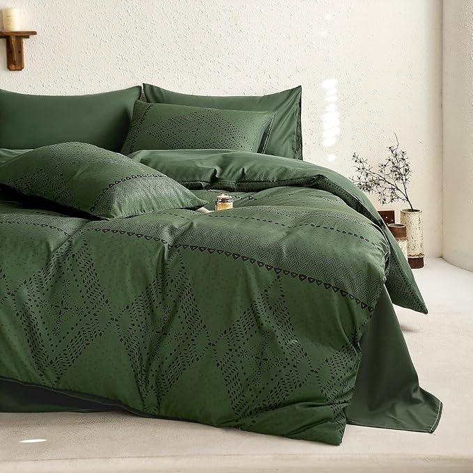 Wake In Cloud - Boho Comforter Set, Farmhouse Bohemian Western Aztec Neutral Aesthetic, Soft Lightweight Bedding, 3 Pieces, Dark Olive Green, Queen Size