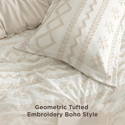 Bedsure Tufted Boho Comforter Set Queen Size - Beige Boho Bed Set, GentleSoft™ 3 Pieces Farmhouse Shabby Chic, Home Decor Bedding, Gifts for Woman, Soft Jacquard Queen Comforter for All Seasons