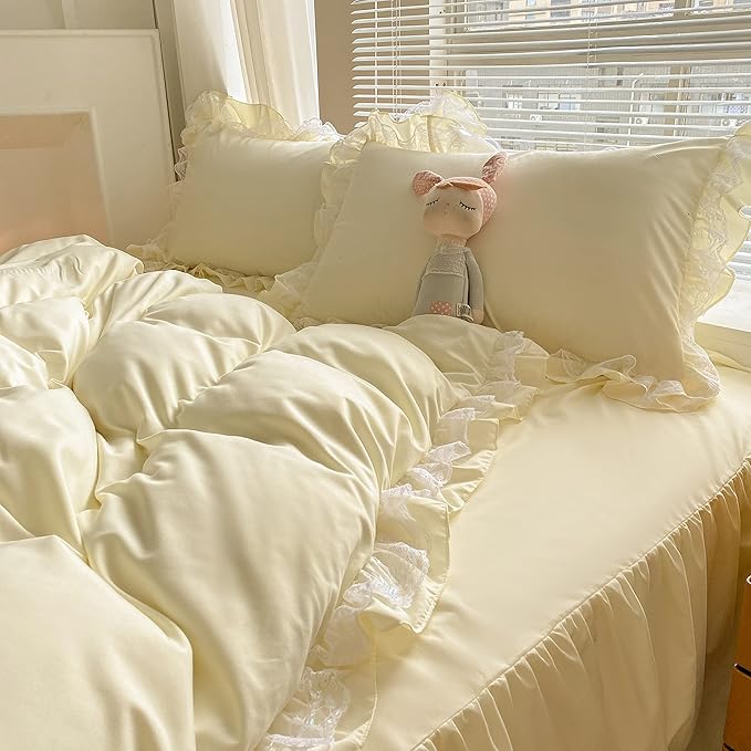 MOOWOO Chic Ruffle Lace Polyester Duvet Cover Set -Girl Yellow Bedding-3 Piece Queen Duvet Cover with Zipper Closure -Ultra Soft and Light Weight(Light Yellow, Queen)