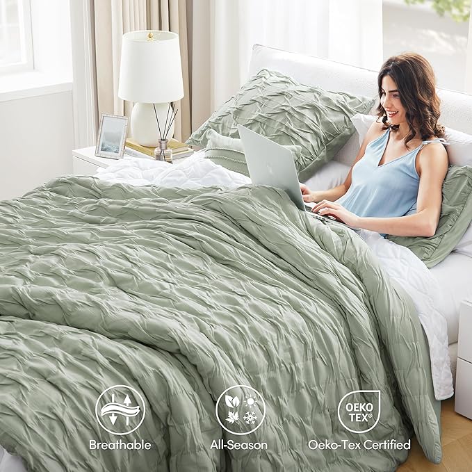 Comfort Spaces Twin/Twin XL Comforter Set for College Ogee Ruched Crinkle Texture Breathable Comforter Set Twin Dorm All Season Lightweight Bedding Set Shabby Chic Décor Pilow Green 3 Piece