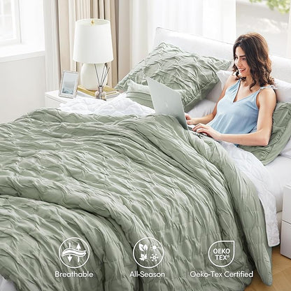 Comfort Spaces Comforter for King Size Bed, Ogee Ruched with Crinkle Texture, Breathable Comforter Set King, All Season Lightweight Bedding Set, Shams, Décor Pilow, King/Cal King Green 4 Piece