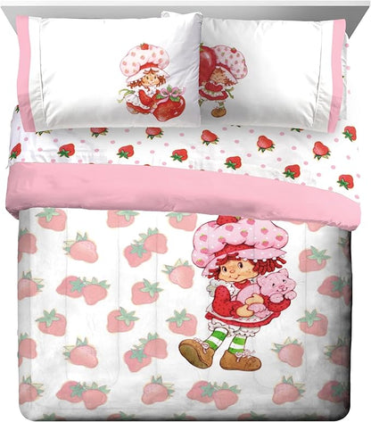Jay Franco Strawberry Shortcake Queen Comforter Set - 7 Piece Bedding Includes Sheet Set & Pillow Covers - Super Soft Pink & White Kids Bedding