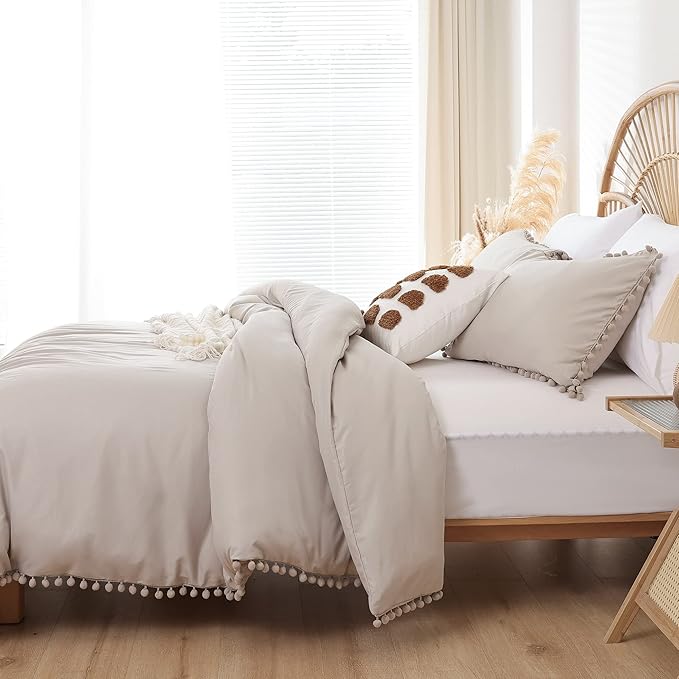 YIRDDEO Queen Comforter Set - Comforter Queen Size Sets with Ball Pom Fringe, Soft Bedding Set for All Seasons - 3 Pieces, 1 Comforter (90"x90") & 2 Pillow Shams (20"x26"), Oatmeal