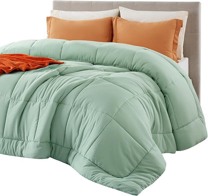 Bedsure Comforter Duvet Insert - Quilted Comforters Full Size, All Season Duvet, GentleSoft Down Alternative Bedding Blanket, with 8 Tabs, Gifts for Women/Men, Sage Green, Full 86 x 82 Inches