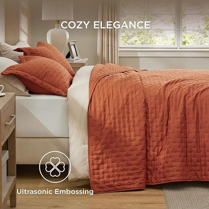 Bedsure Quilts Queen Size - Red Orange Bedspread Queen Size & Lightweight Comforter, Boho Coverlet with Clover Pattern, Ultra Soft All-Season Bedding, 90 x 96 Inches | Stitch-Free Quilting, Ultra Soft, Lightweight, Machine Washable, Pet-Friendly