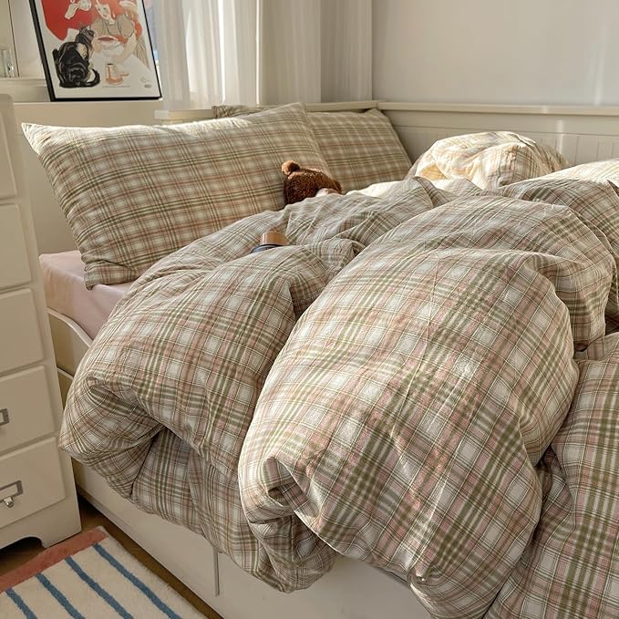 mixinni Queen Comforter Set, Green Buffalo Plaid Bedding Set 3-Piece, Vintage Geometric Pattern, Lightweight & Fluffy Comforter, Soft Breathable Grid Bed Set for All-Season,(Green, Pink, White)