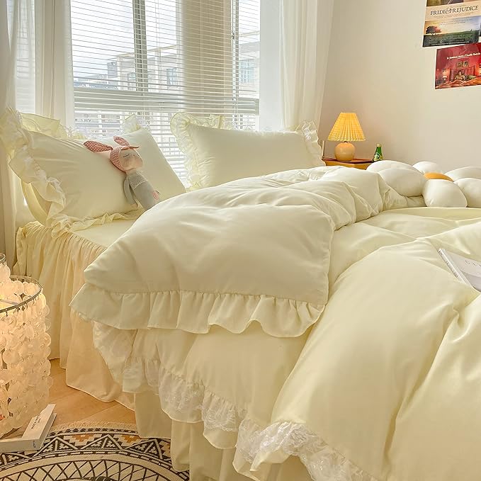 MOOWOO Chic Ruffle Lace Polyester Duvet Cover Set -Girl Yellow Bedding-3 Piece Queen Duvet Cover with Zipper Closure -Ultra Soft and Light Weight(Light Yellow, Queen)
