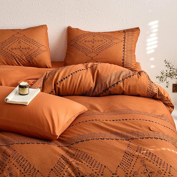 Wake In Cloud - Boho Comforter Set, Farmhouse Bohemian Western Aztec Neutral Aesthetic, Soft Lightweight Bedding, 3 Pieces, Burnt Orange, King Size