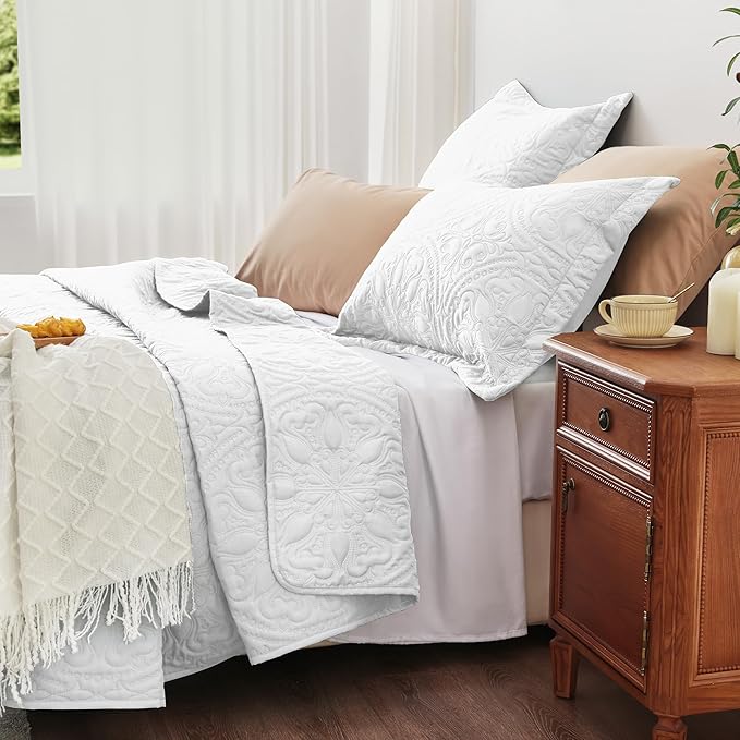 EXQ Home Quilt Set Full Queen Size White 3 Piece,Lightweight Soft Coverlet Mandala Flower Pattern Bedspread Set for All Season(1 Quilt,2 Pillow Shams)
