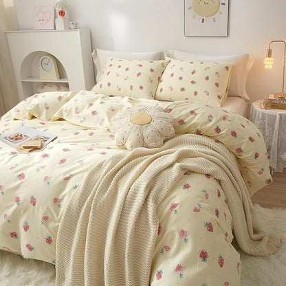 HighBuy Queen Comforter Set for Girls Kids Strawberry Bedding Sets Beige Kawaii Comforter Bed Set for Teens Boys,3 Piece Bedding Comforter Set,1 Queen Comforter,2 Pillowcases