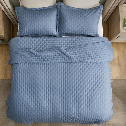 Bedsure Twin Quilt - Ultra Soft Twin XL Quilt Bedding for Dorm Decor, Lightweight All-Season Comforter, Mineral Blue Bedspread Coverlet with Clover Pattern, 68 x 86 Inches | Stitch-Free Quilting, Ultra Soft, Lightweight, Machine Washable, Pet-Friendly