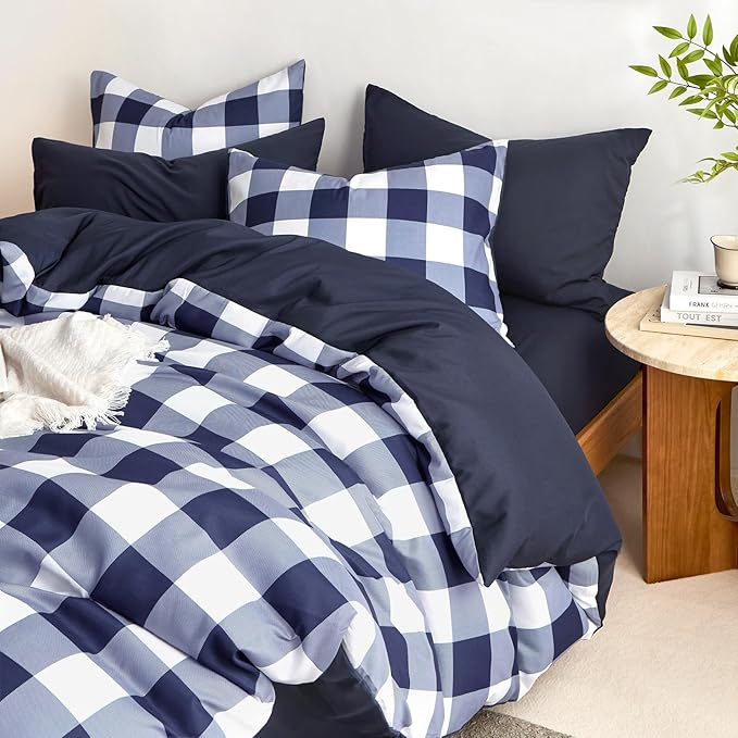 Wake In Cloud - Gingham Comforter Set, Plaid Buffalo Check Checkered Cottagecore Cute Geometric, Soft Lightweight Bedding, 3 Pieces, Navy Blue White, Twin/Twin XL Size