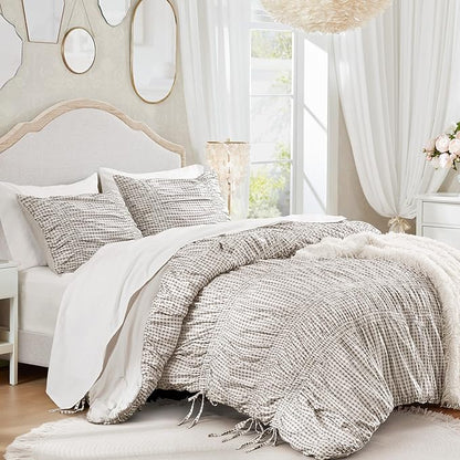 Intelligent Design Ella Queen Comforter Set – Ruched Gingham Shabby Chic Bedding, Bow-Tie Detail, All Season Lightweight 3 Piece Bedding Set, Sham, Full/Queen, Brown
