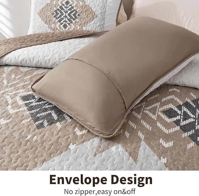 Dintszyayue Brown Boho Quilt Set Queen,3 Pieces Aztec Texture Quilt with 2 Pillowcases,Bohemian Geometric Bedspread Bedding Set Microfiber Quilted Coverlet Set for All Seasons Queen Size(90"×96")