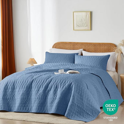 akkialla Full/Queen Quilt Set, Boho Style in a Solid Color, Bluish Grey Lightweight Microfiber Bedspread, Soft and Breathable Coverlet for All Seasons, 3-Piece Bedding Set (1 Quilt, 2 Pillow Shams)