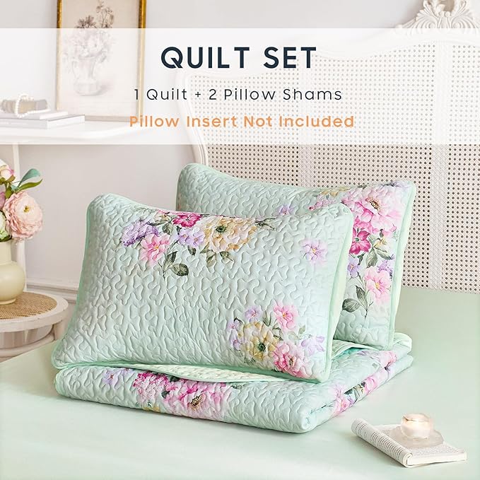 Wake In Cloud - Shabby Chic Quilt Set, Floral Coquette Cottagecore Farmhouse Vintage Flowers, for Women Teen Girls, Reversible Lightweight Bedspread Coverlet, 3 Pieces, Green, Queen/Full Size
