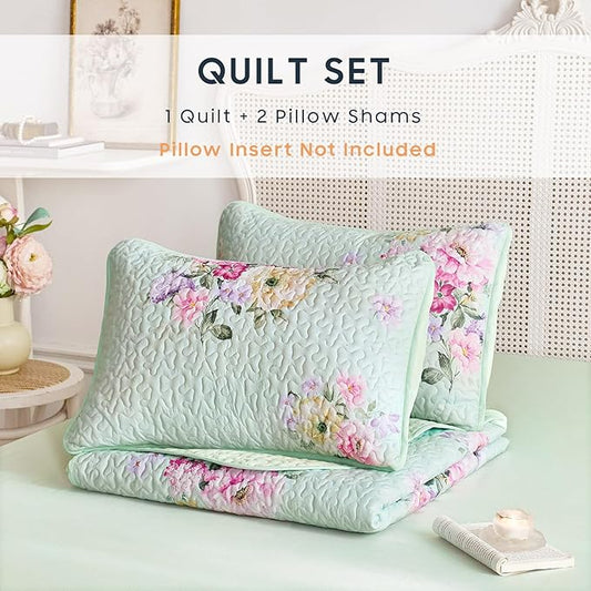 Wake In Cloud - Shabby Chic Quilt Set, Floral Coquette Cottagecore Farmhouse Vintage Flowers, for Women Teen Girls, Reversible Lightweight Bedspread Coverlet, 3 Pieces, Green, Queen/Full Size
