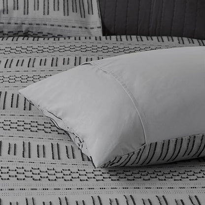 INK+IVY Luxurious Cotton-Bedding Set - Mid Century Trendy Geometric Design, All Season Cozy-Cover With Matching-Shams, Full/Queen, Rhea Jacquard Grey/Black