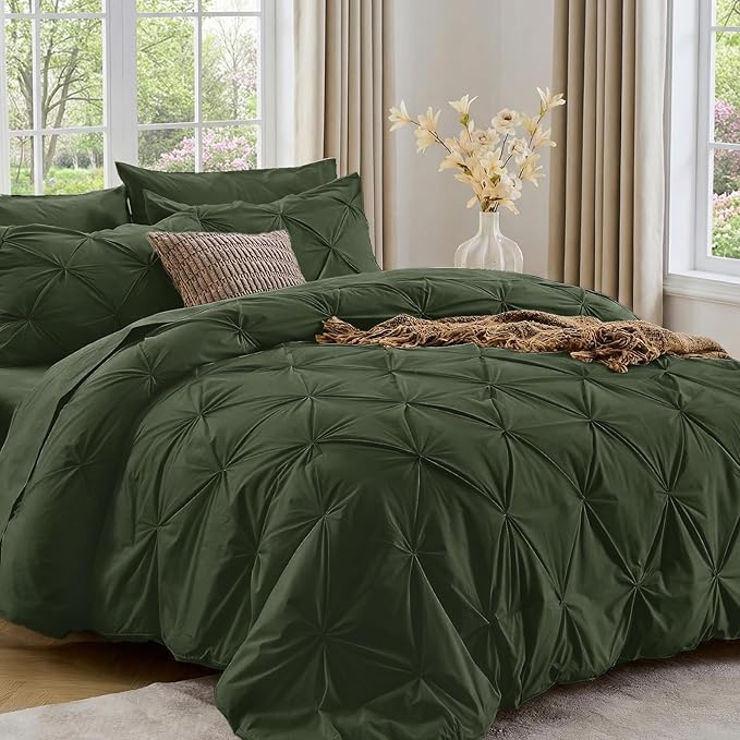 Sasttie Queen Comforter Set, 7-Piece Bed in a Bag, Pintuck Bedding Set for All Season, Includes Comforter, Flat Sheet, Fitted Sheet, Pillowcases and Pillowshams, Dark Green