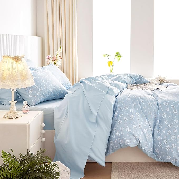 Wake In Cloud - Coquette Duvet Cover Set, Floral Cottagecore Flower Shabby Chic Cute Aesthetic, Soft Lightweight Bedding for Women Teen Girls, 3-Piece, Light Blue, Full Size