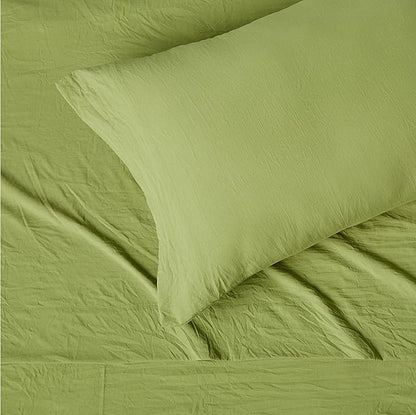 Amazon Basics Twin XL Bed Sheet, 3-Piece Bedding Set, Double Brushed Microfiber, Ultra Soft, Easy Care, Green