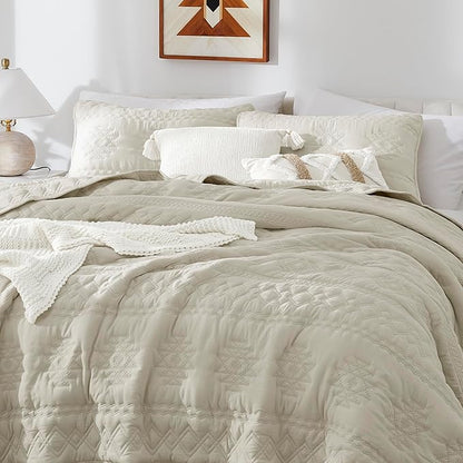 WDCOZY Beige Boho Oversized California Cal King Size Quilt Bedding Set with 2 Pillow Shams, Farmhouse Lightweight Soft Bedspread Coverlet for All Season, 3 Pieces