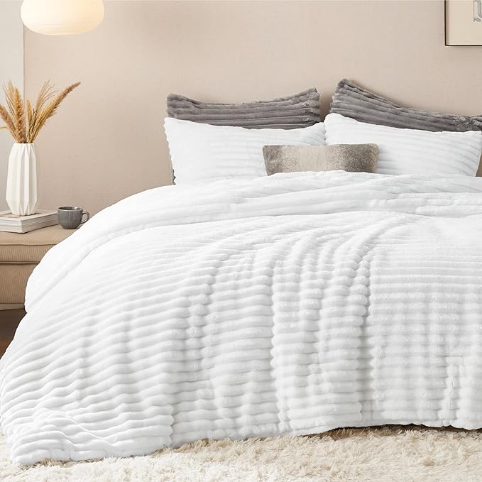 Bedsure Twin/Twin XL Size Comforter - GentleSoft™ 2 Pieces Double-Side Fleece Fluffy Bright White Comforter Set, Cozy Striped Room Decor Aesthetic Luxury Twin Bedding Sets, 1 Pillowcase, 68x88 Inches