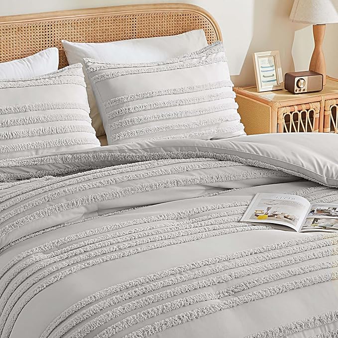 BEDELITE Boho Comforter Set Queen Size, Light Grey Tufted Striped Bed Set 3 Pieces, Soft Vintage Farmhouse Comforter for All Seasons, Boho Home Decor,Fluffy Jacquard Bedding with 2 Pillow Shams