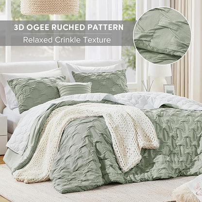 Comfort Spaces Comforter for King Size Bed, Ogee Ruched with Crinkle Texture, Breathable Comforter Set King, All Season Lightweight Bedding Set, Shams, Décor Pilow, King/Cal King Green 4 Piece