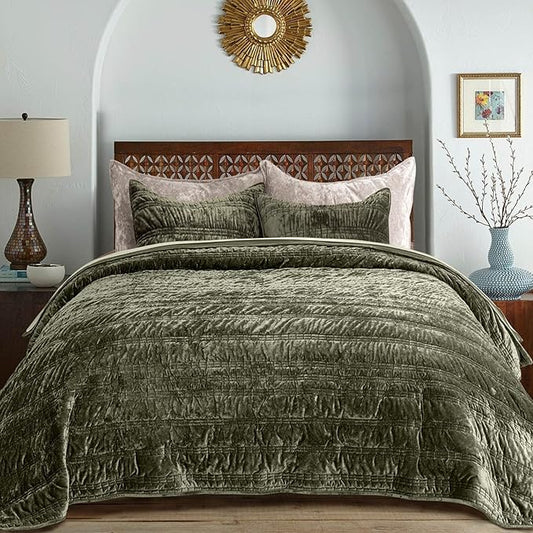 EVERGRACE Luxury Ruched Velvet Quilt King Size, Ultra Soft Bedspread Coverlet Set, Lightweight Velvet Comforter, Quilted Bedding Cover with 2 Matching Shams for All Season, Olive Green