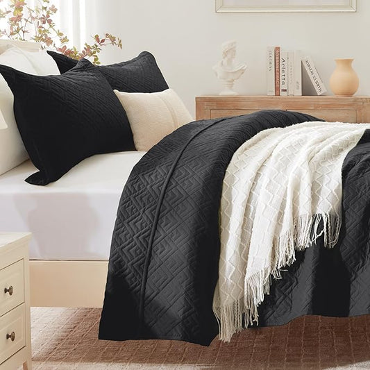 EXQ Home Quilt Set Twin Size Black 2 Piece,Lightweight Soft Coverlet Modern Style Squares Pattern Bedspread Set for All Season(1 Quilt,1 Pillow Shams)